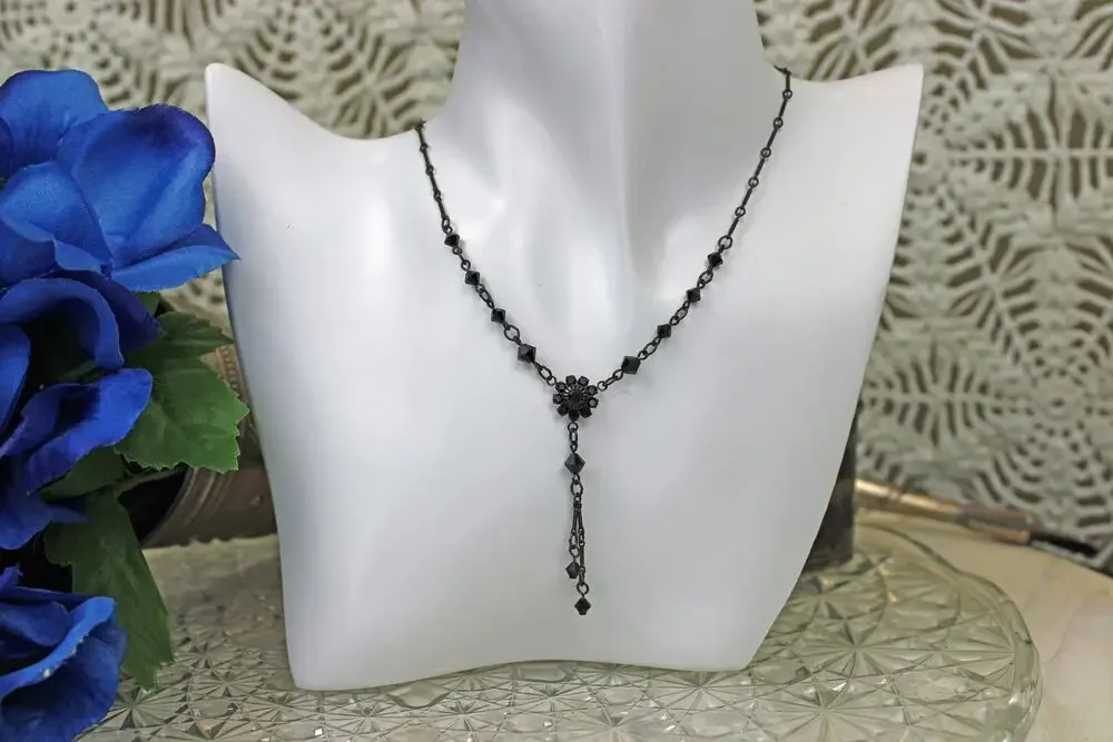 Y2K DKNY Harianna Fashion Jewelry Austria Crystal Floral Lariat Necklace